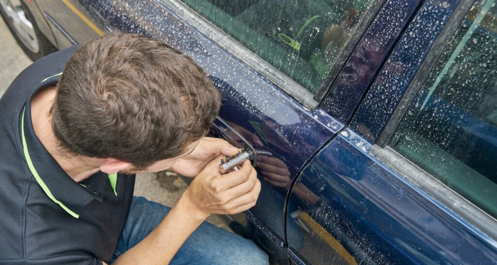can a locksmith program a key fob