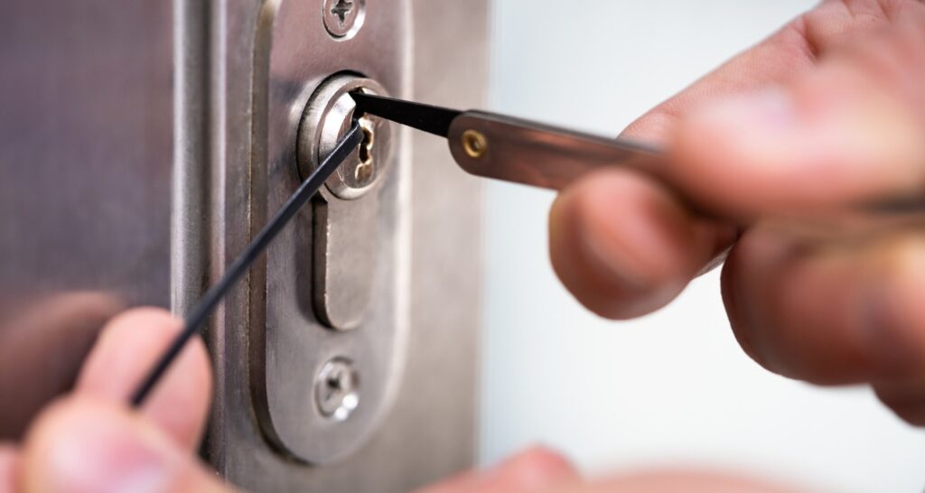 Tips for Choosing a Safe and Reliable Locksmith