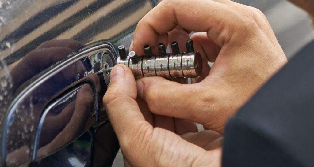 How do Locksmith Make Car Keys